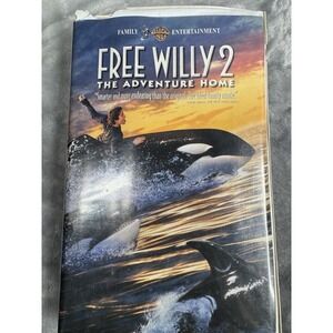 Free Willy 2: The Adventure Home VHS 1995 ~ Clam Shell Missing Whale Pendant